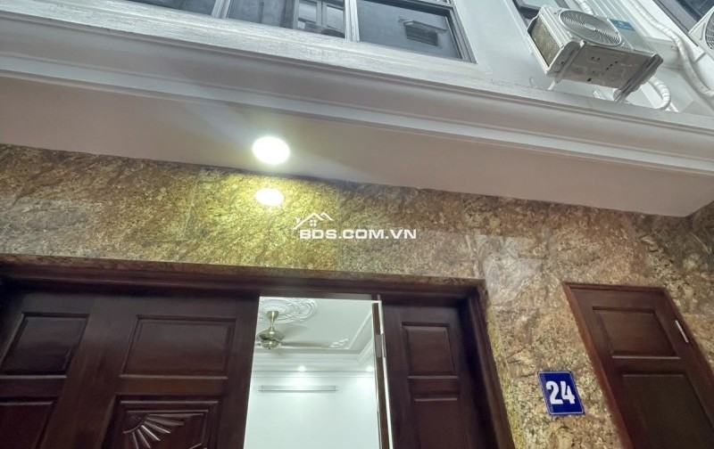 Bán nhà mật tiền 7m, nội thất gỗ Lim Nam Phi, CV Hòa Bình Xuân Đỉnh 58m2 - 7,6 tỷ chốt giá